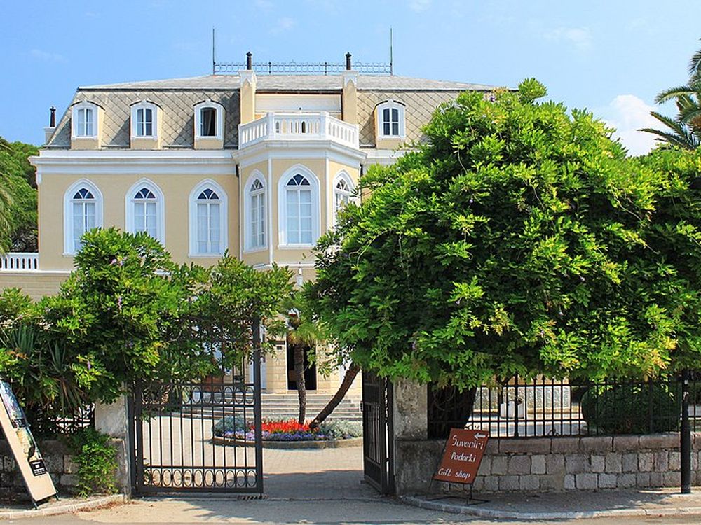 Pałac_króla_Mikołaja_w_Barze